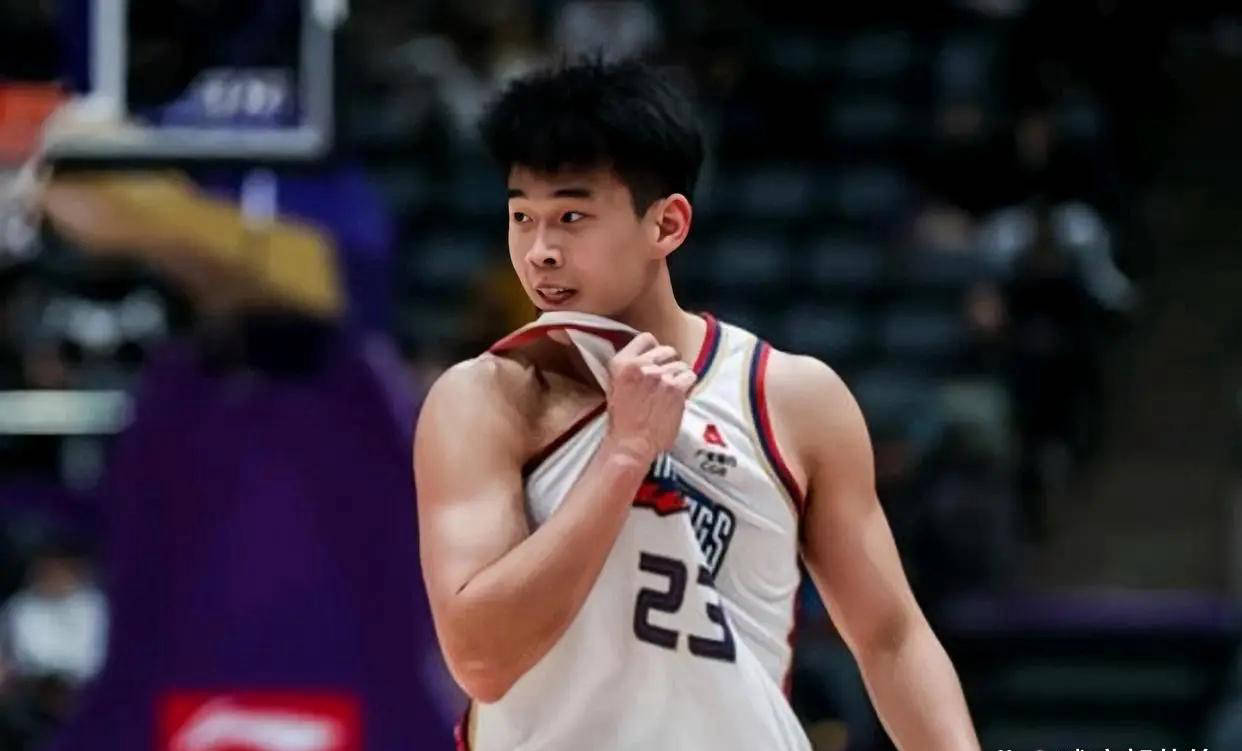 米兰体育：中国男篮新老交替，备战亚洲杯面临挑战的简单介绍