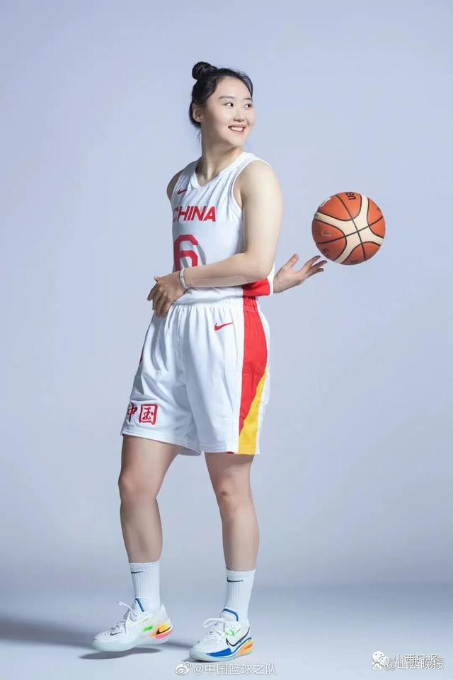 米兰体育：中国女篮世界杯备战，全力以赴冲击佳绩