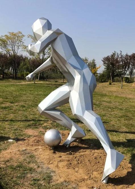 关于米兰体育：篮球主题的雕塑作品展：用雕塑的形式展现篮球的力量与美感的信息