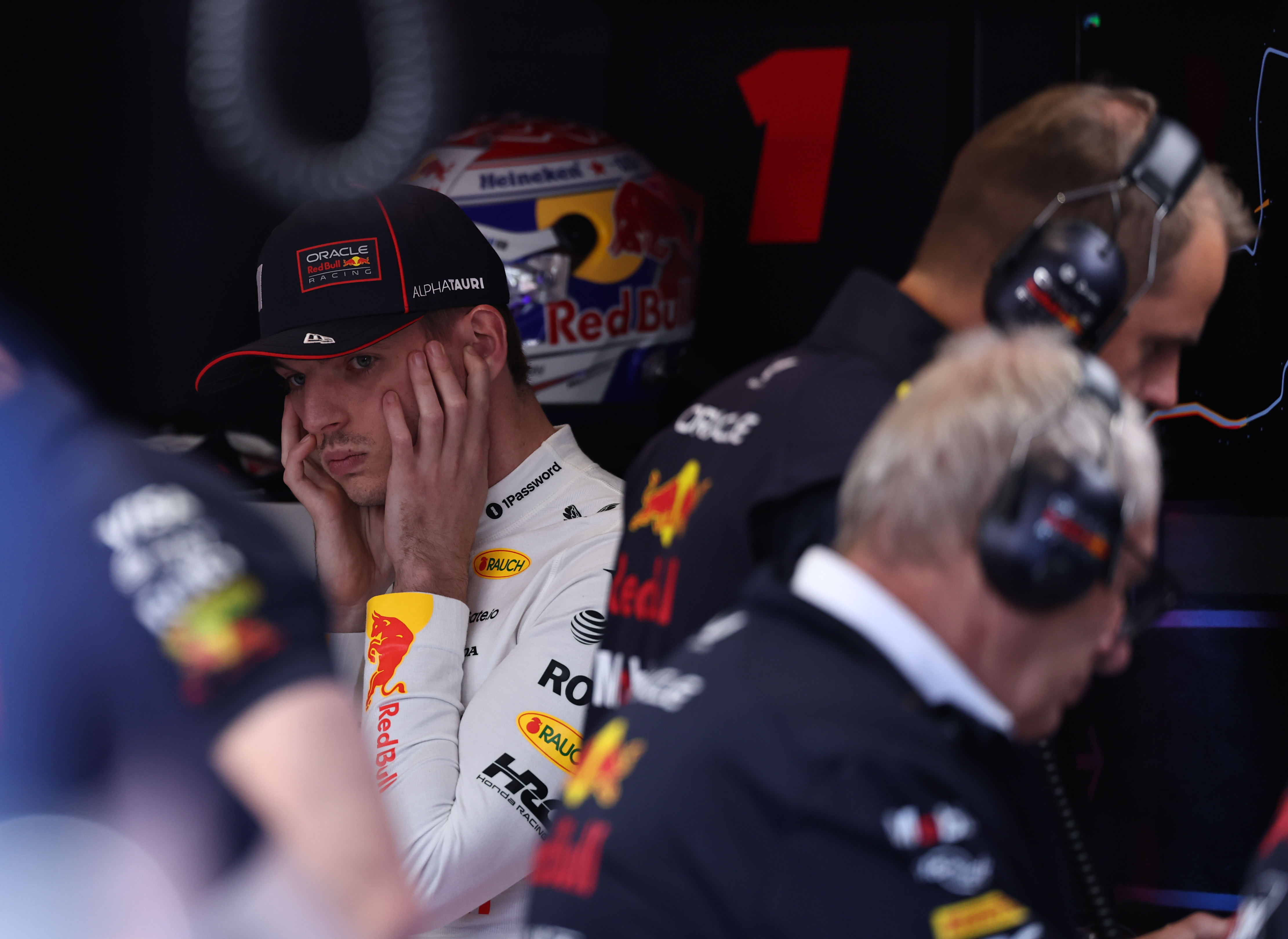 包含米兰体育:F1赛事中的技术革新，如何改变比赛格局？的词条