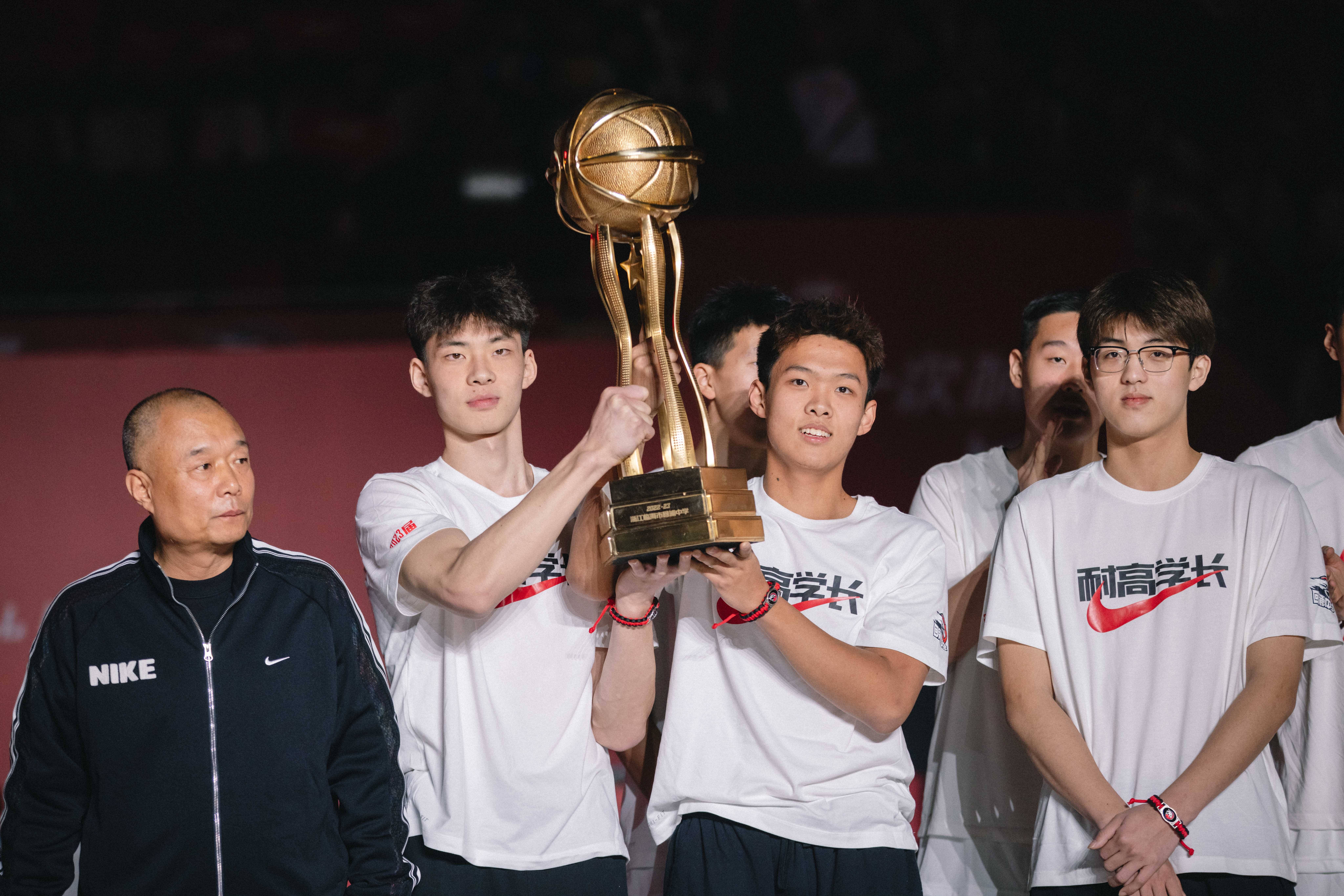关于米兰体育：中国男篮历史上的经典对手：回顾那些充满激情与对抗的比赛的信息