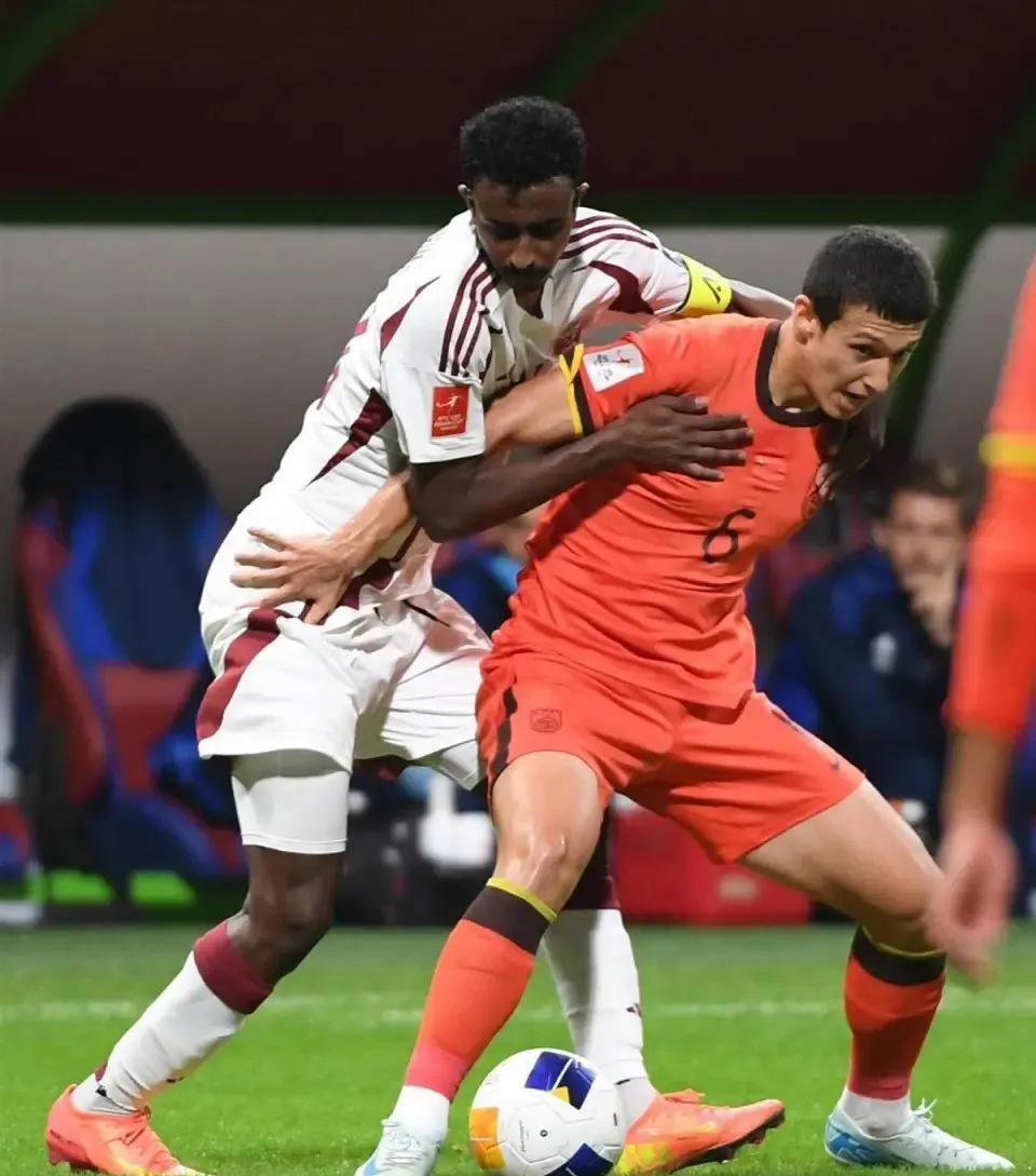 米兰体育：中国足球新星闪耀亚洲杯，未来可期