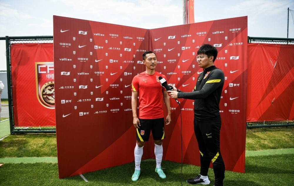 米兰体育:老将蒿俊闵的职业生涯回顾与对中国足球的贡献的简单介绍