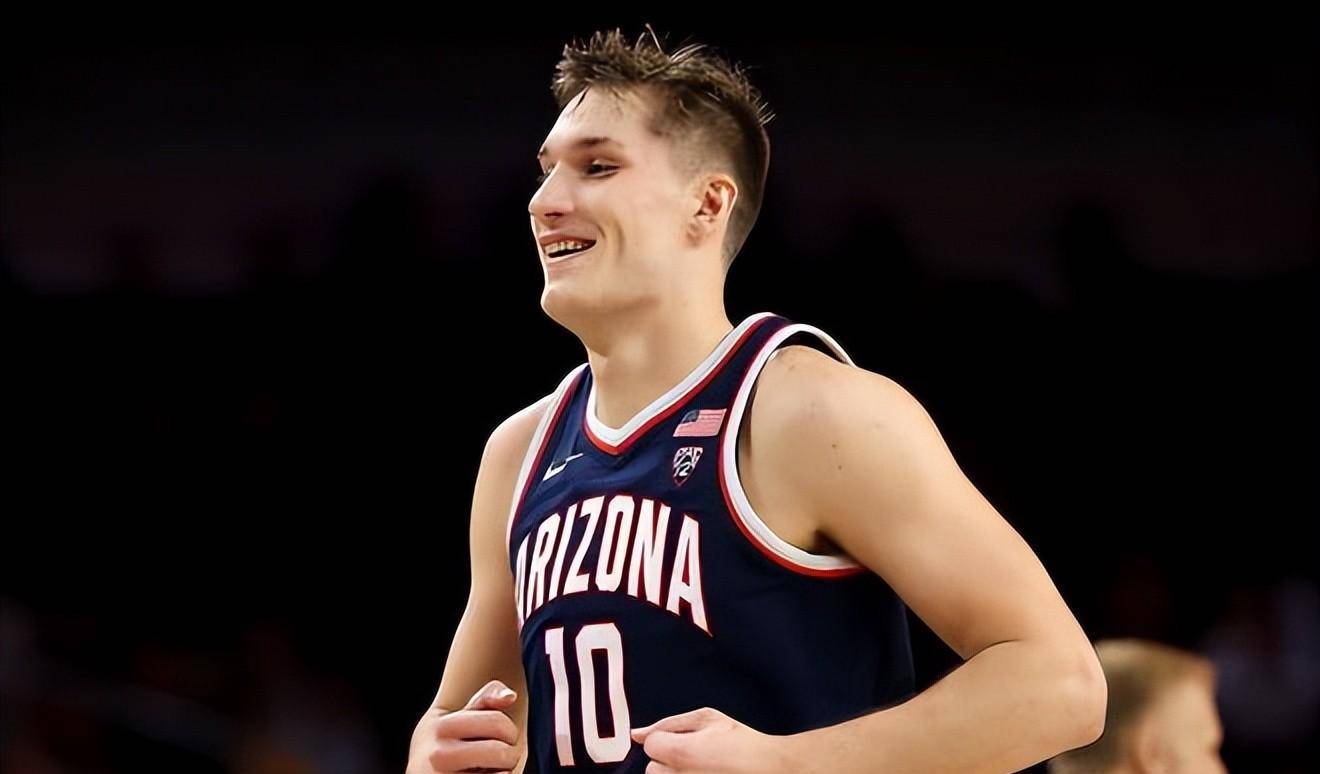 包含米兰体育：76人队新赛季：里德表示将提升抢断能力的词条