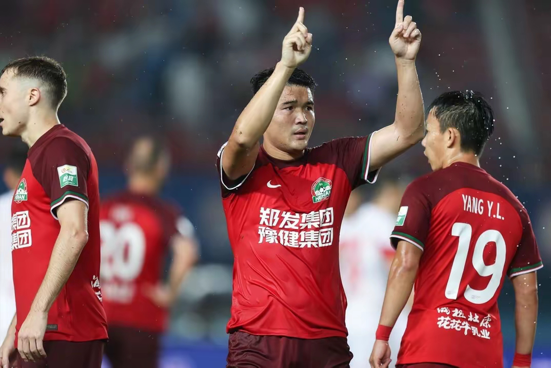 米兰体育：中超联赛黑马频出，传统强队面临挑战的简单介绍