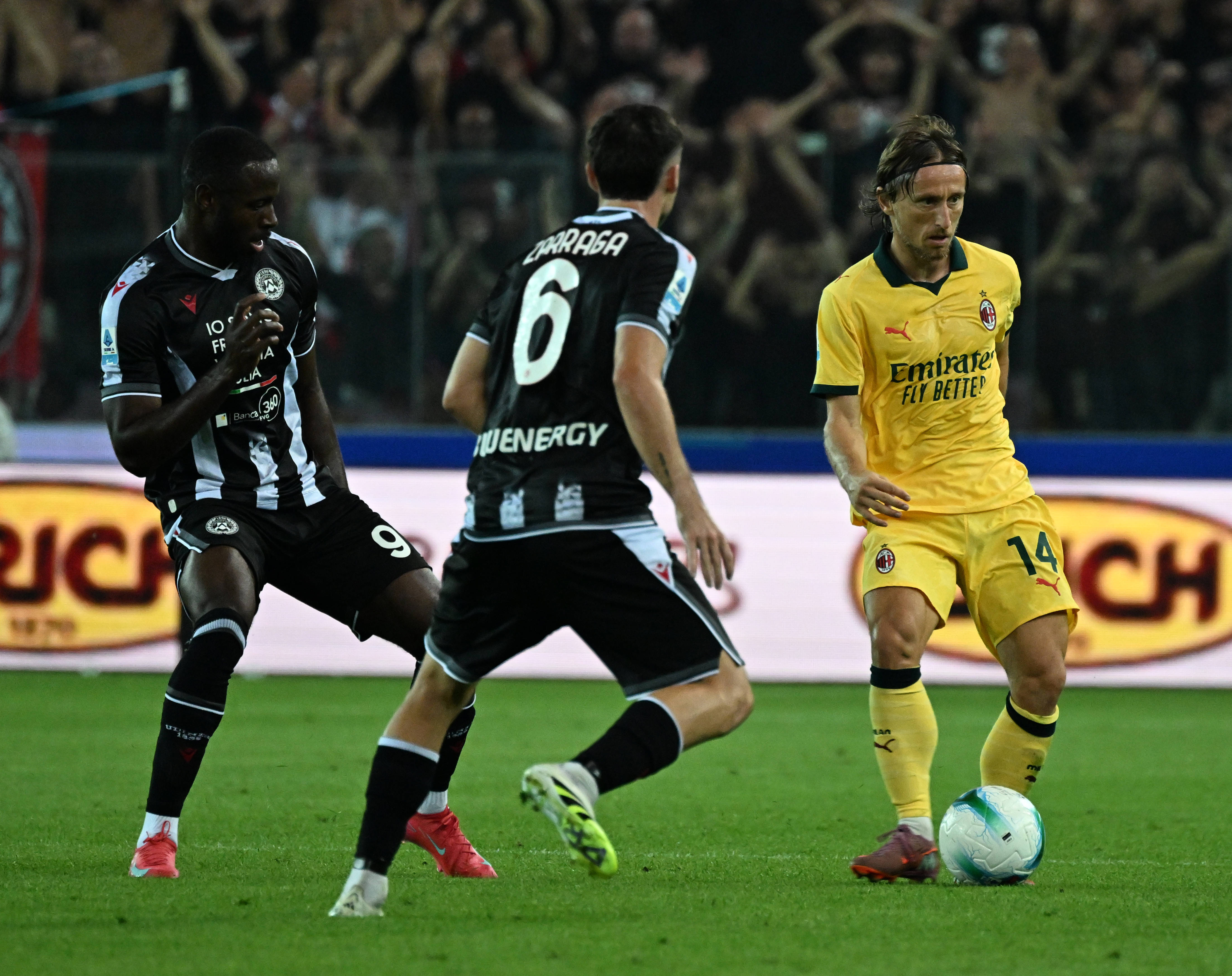 包含米兰体育:中超回顾：本赛季的精彩逆转风波的词条