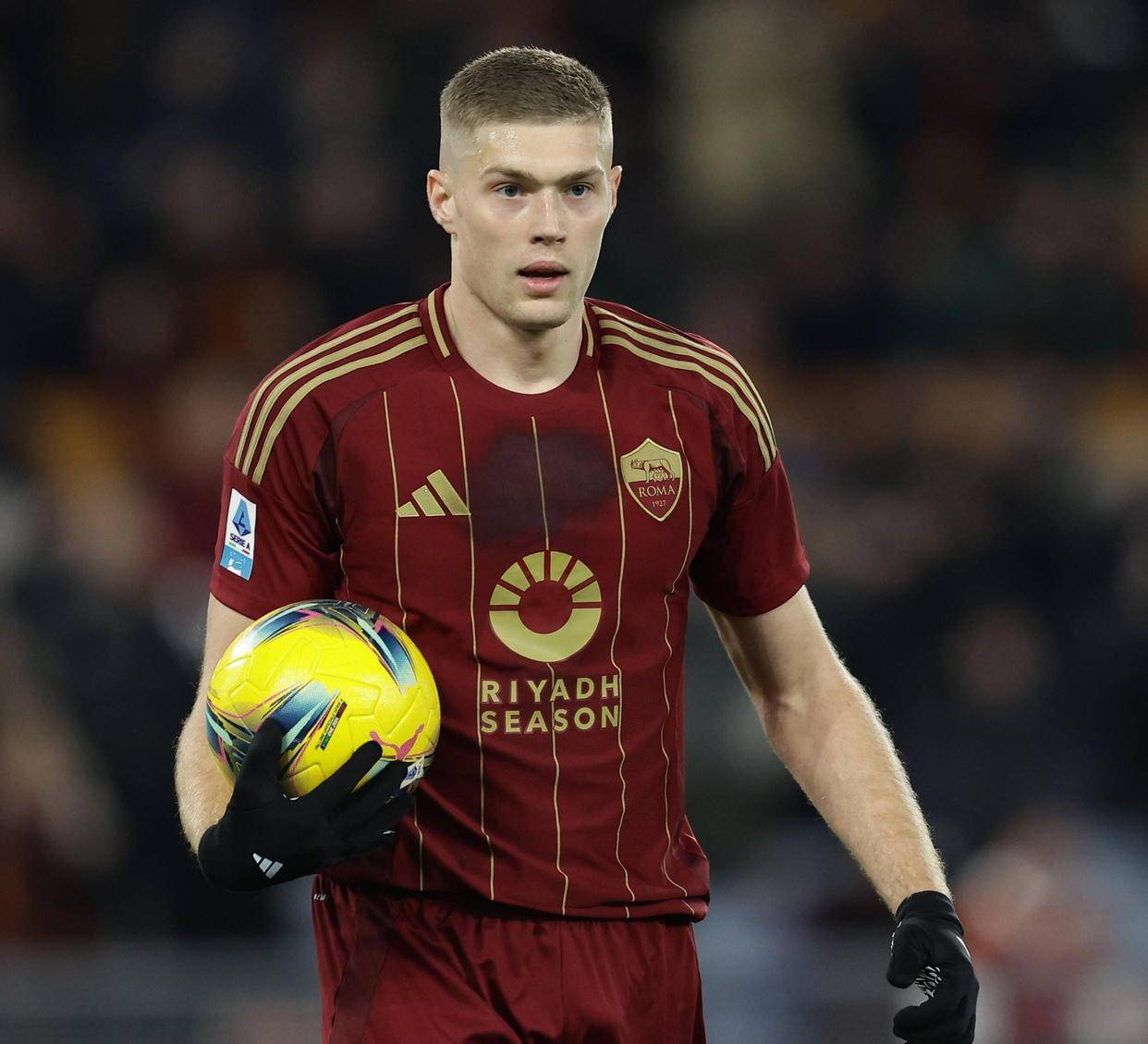 米兰体育:英超的金靴争夺战：球员表现的比较的简单介绍