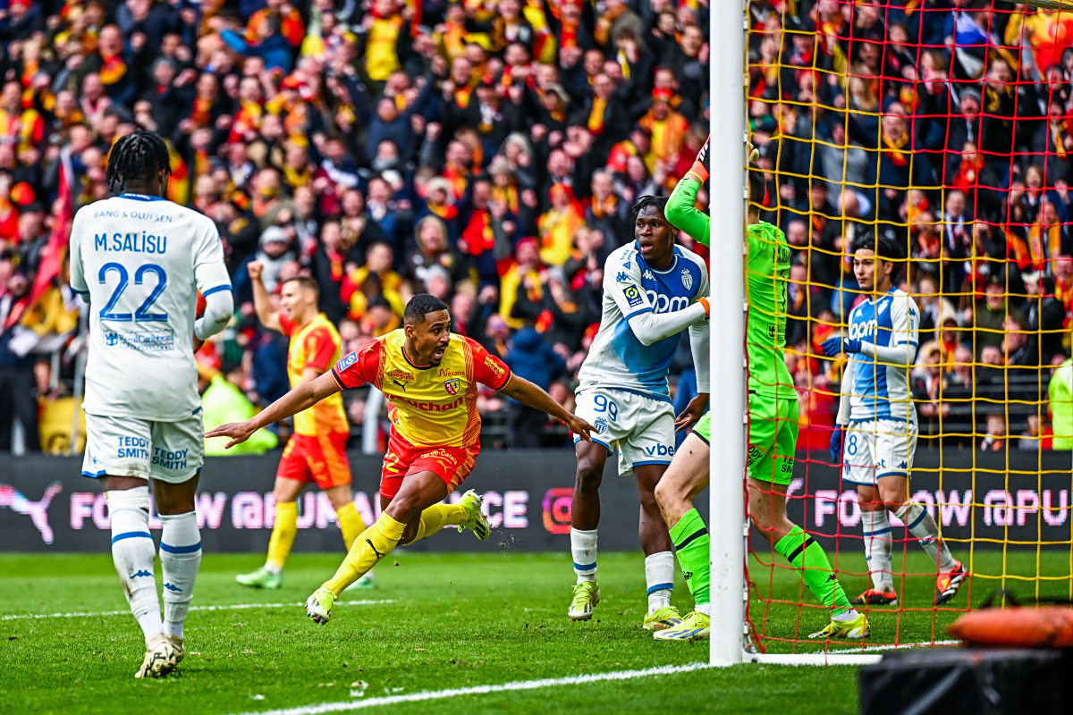 包含米兰体育：意甲维罗纳的进攻火力与战术调整的词条